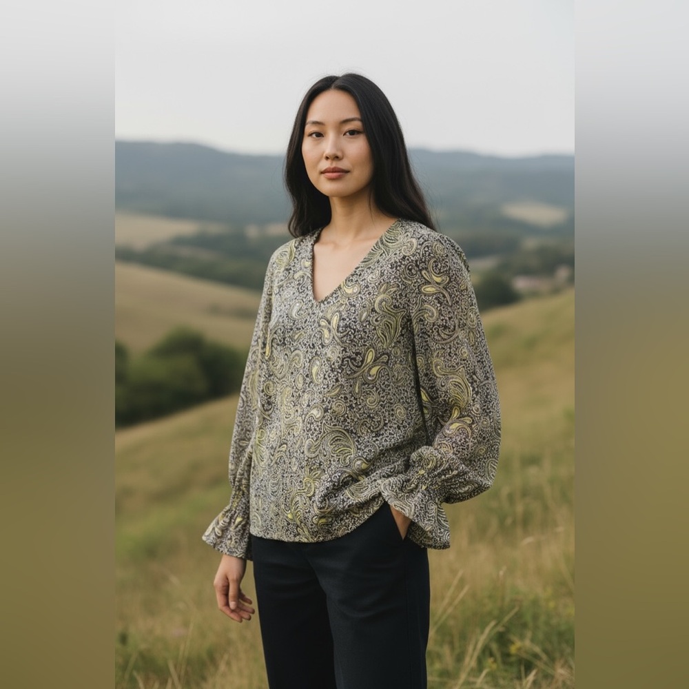 Calvin Klein‎ Paisley V-Neck Women's Top